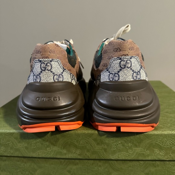 Worn once mint condition Men’s Authentic Gucci sneakers - Picture 5 of 5